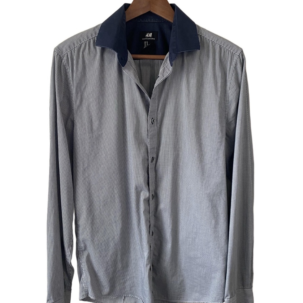 H&M Men’s slim fit dress shirt size M
